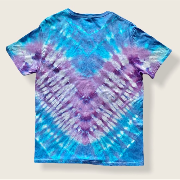 Tie Dye V-Neck Tee - Picture 6 of 6